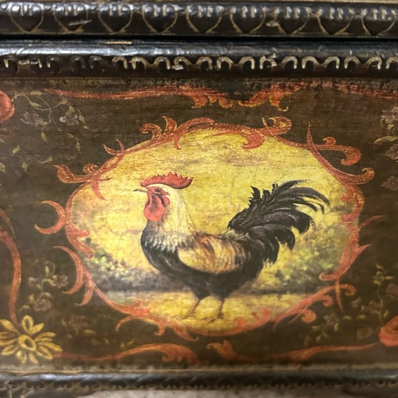 Vintage Farmhouse Rooster Decorative Box
Lift-off Lid - Picture 10 of 10